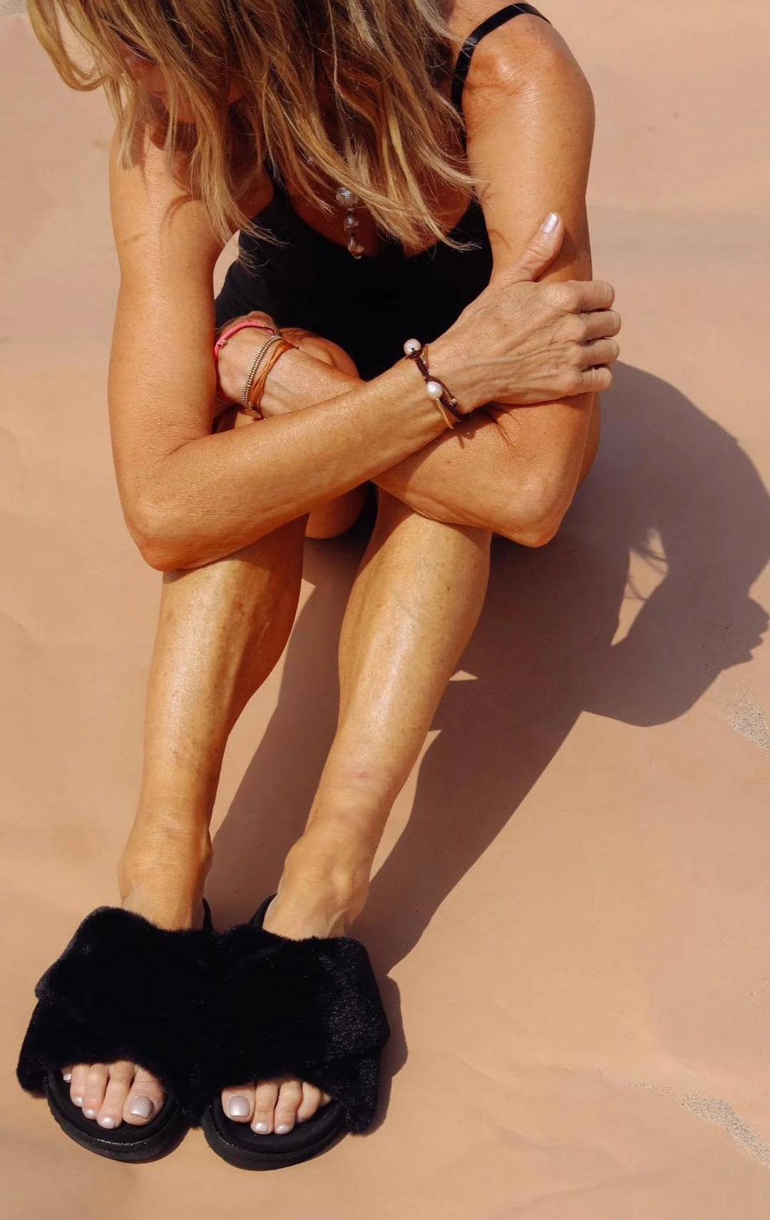 New π€© Roam Mini Cloud Slippers in Black - π© women π 4 New π€© Roam Mini Cloud Slippers in Black - π© women π - Image 2