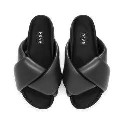 New ๐คฉ Roam Foldy Puffy ๐ฉด Sandals in Black - ๐ฉ women โญ