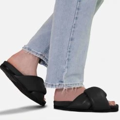 Brand new ✔️ Roam Foldy Puffy Slide 🩴 Sandal in Black - 👩 women ❤️ -BELLA ZOE Sales bbf9780ee24f40a6bbbc1010da526191 1080x