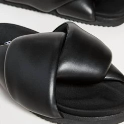 Cheap 🔥 Roam Foldy 🩴 Sandal in Black - 👩 women ⭐ -BELLA ZOE Sales dcd9fcdea24c413fa3777c1e3281251b e4f45280 61d6 466f bb1d 4939ec3d82d1 1080x